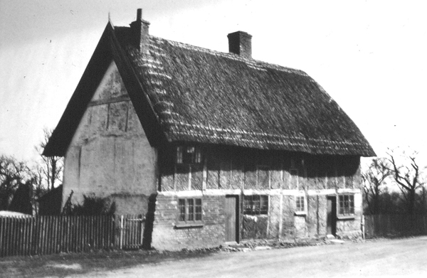 The Pyghtle in Shipton, subdivided into two cottages